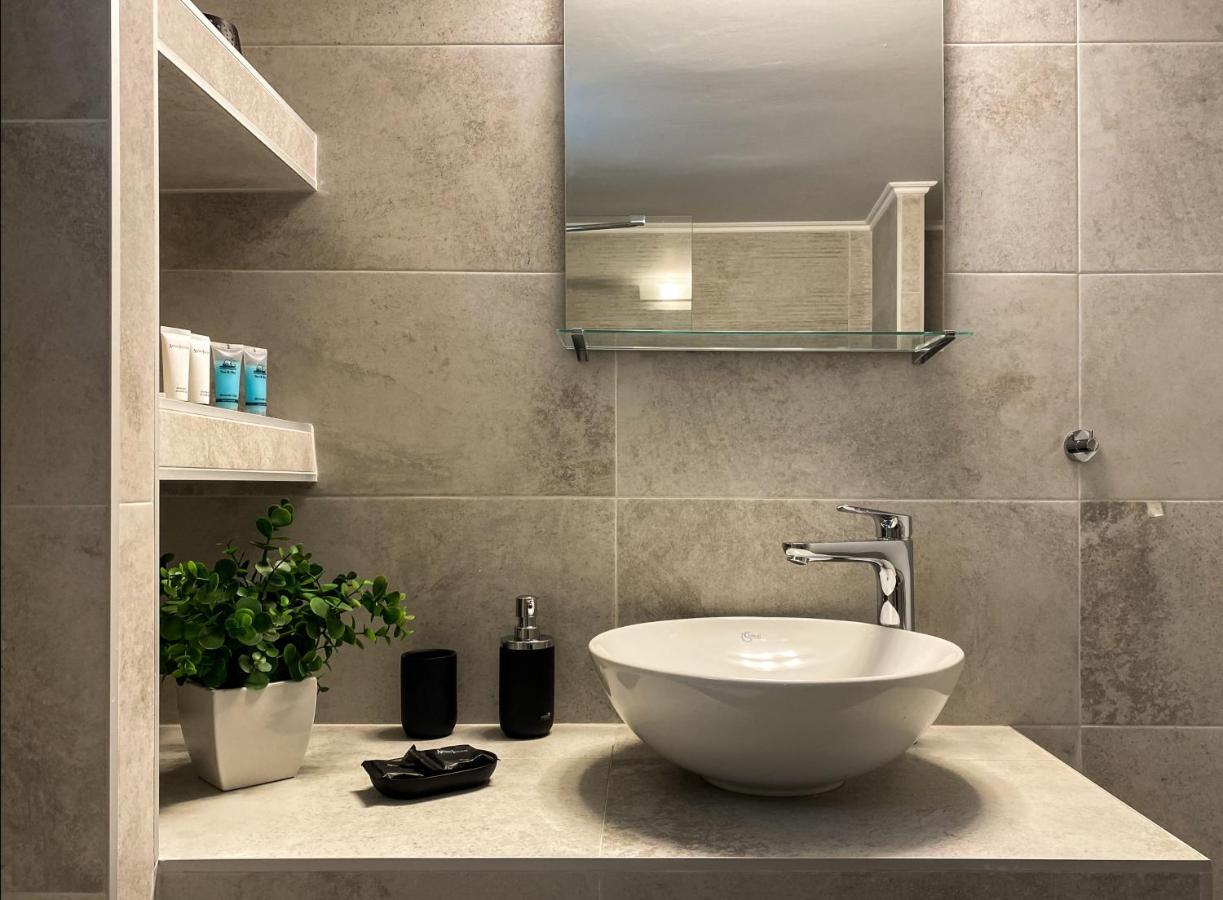 Acropolis Slow Living Apt Under The Parthenon Atenas Exterior foto